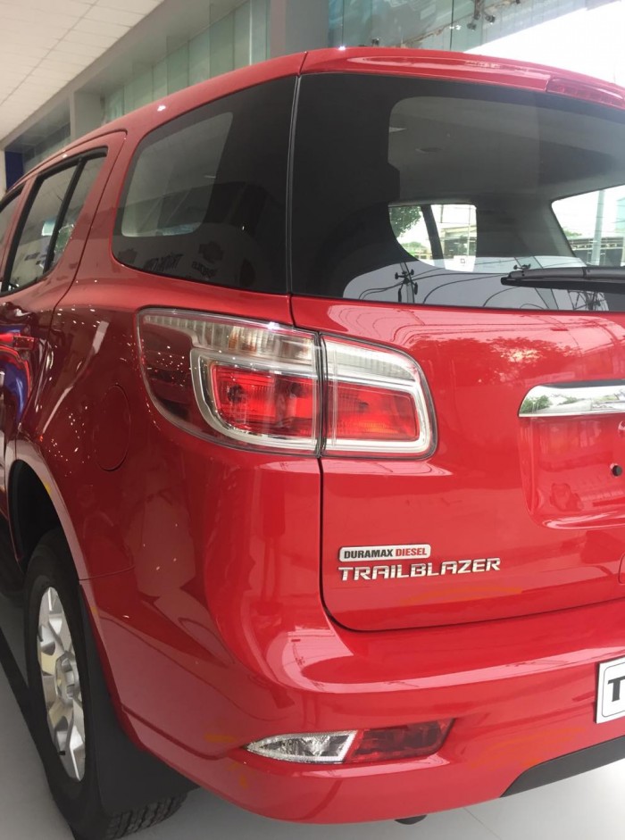Chevrolet Trailblazer khuyến mãi cực sốc - có xe giao ngay