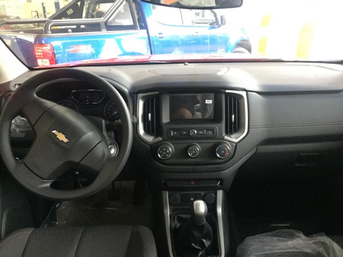 Chevrolet Trailblazer khuyến mãi cực sốc - có xe giao ngay