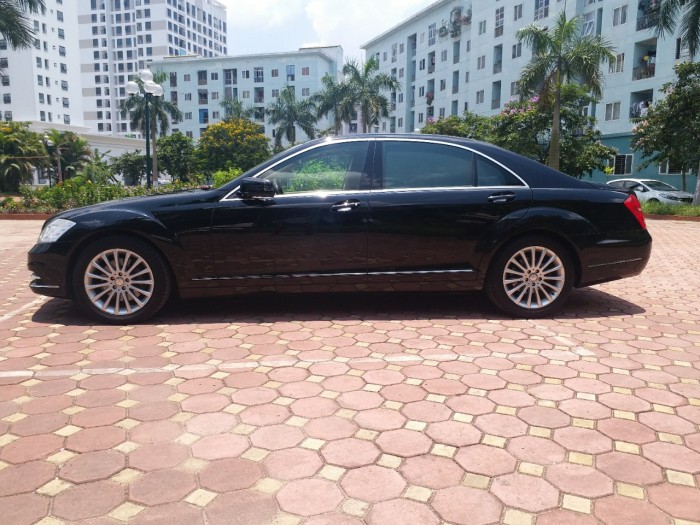 Mercedes S300 Màu Đen/Kem , Sản xuất 12/2011 Biển Hà Nội. Xe đăng ký chính chủ từ mới năm 2012