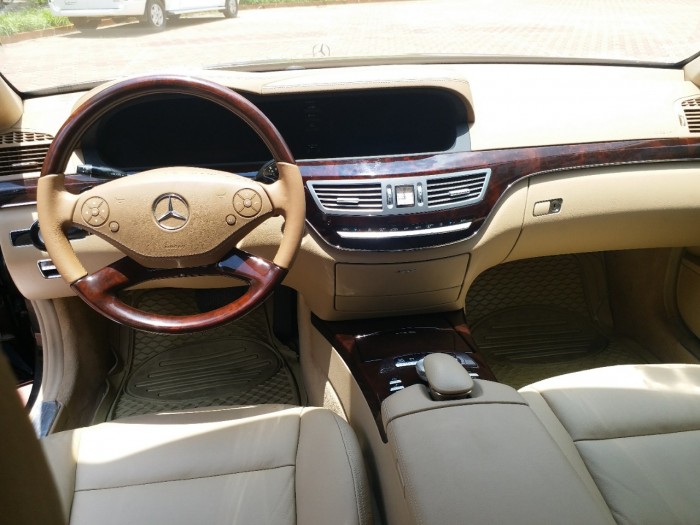 Mercedes S300 Màu Đen/Kem , Sản xuất 12/2011 Biển Hà Nội. Xe đăng ký chính chủ từ mới năm 2012