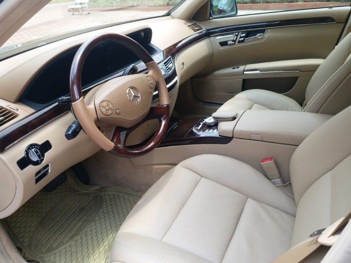 Mercedes S300 Màu Đen/Kem , Sản xuất 12/2011 Biển Hà Nội. Xe đăng ký chính chủ từ mới năm 2012