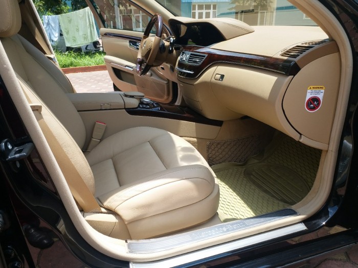 Mercedes S300 Màu Đen/Kem , Sản xuất 12/2011 Biển Hà Nội. Xe đăng ký chính chủ từ mới năm 2012