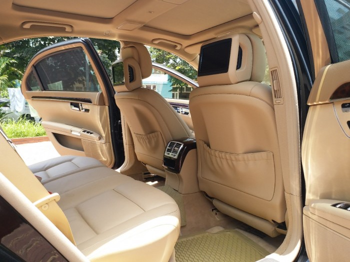 Mercedes S300 Màu Đen/Kem , Sản xuất 12/2011 Biển Hà Nội. Xe đăng ký chính chủ từ mới năm 2012