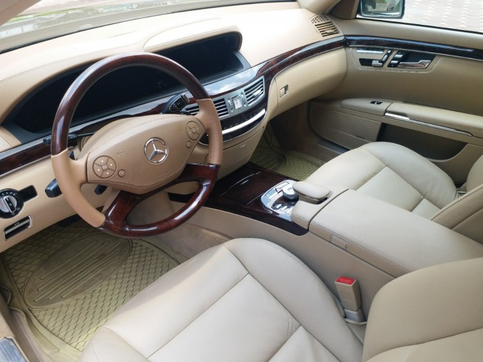 Mercedes S300 Màu Đen/Kem , Sản xuất 12/2011 Biển Hà Nội. Xe đăng ký chính chủ từ mới năm 2012