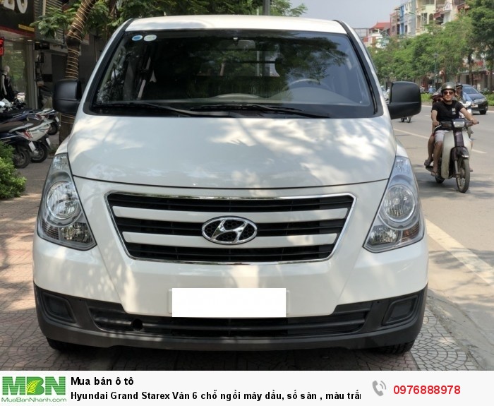 Hyundai Grand Starex Ván 6 chỗ ngồi máy dầu, số sàn , màu trắng, Sản xuất 2016