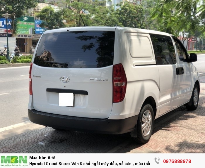 Hyundai Grand Starex Ván 6 chỗ ngồi máy dầu, số sàn , màu trắng, Sản xuất 2016
