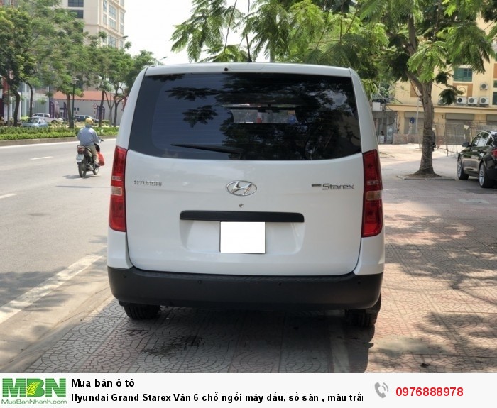 Hyundai Grand Starex Ván 6 chỗ ngồi máy dầu, số sàn , màu trắng, Sản xuất 2016