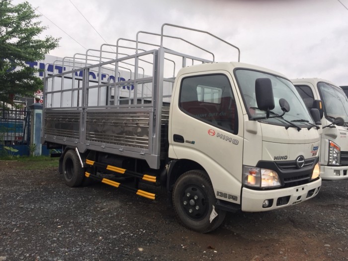 Bán Thanh Lý Xe Tải Hino 1,9 tấn thùng mui bạt giá rẻ