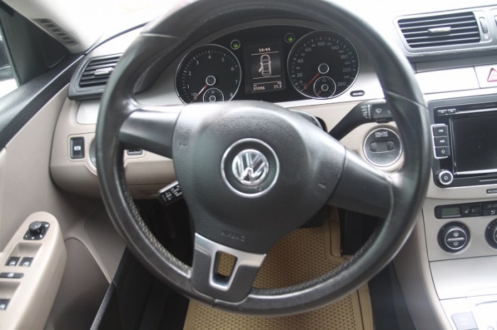 Volkswagen Passat 2.0 sản xuất 2009