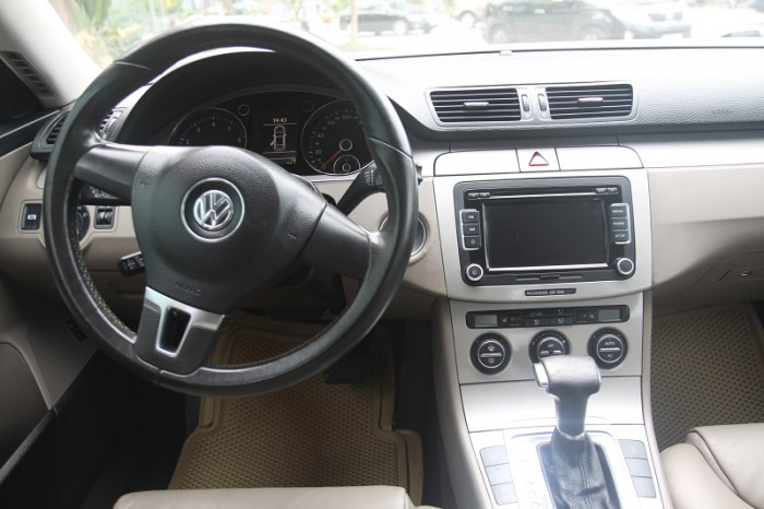 Volkswagen Passat 2.0 sản xuất 2009