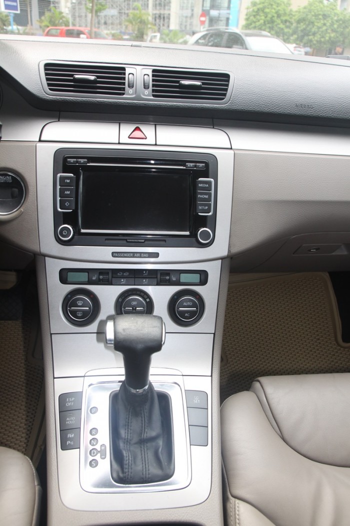 Volkswagen Passat 2.0 sản xuất 2009