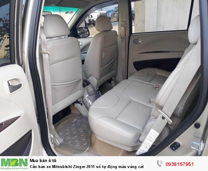 Cần bán xe Mitsubishi Zinger 2011 số tự động màu vàng cát