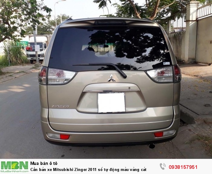Cần bán xe Mitsubishi Zinger 2011 số tự động màu vàng cát