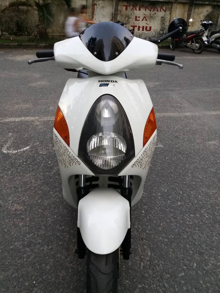 Honda @ 150 Trắng,cảm ứng Đời cao Nhập khẩu nguyên thùng của Ý