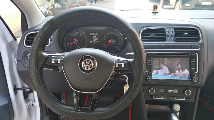 Bán ô tô Volkswagen Polo GP số tự động sản xuất 2015, màu trắng, nhập khẩu nguyên chiếc