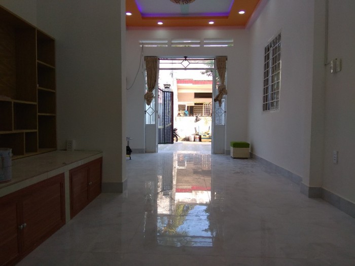 Nhà 1 trệt 1 lầu Ngay SUỐI Tiên 76 m2 sàn, 2pn, SHR chính chủ.