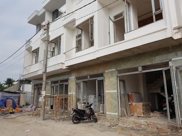Nhà 1 trệt 2 Lầu ĐẸP 52 m2 số 21/2 đường 21 nguyễn Xiển,Q9, đường trước nhựa 8m