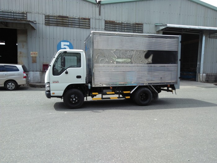 giá isuzu 1t9 1,9t 1,9 tấn thùng kín 2018