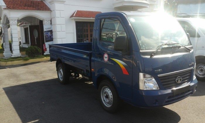 Chiếc TATA 1t2 nhập khẩu từ Ấn Độ, phù hợp nhiều mặc hàng kinh doanh