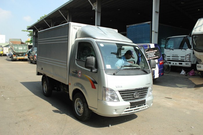 Chiếc TATA 1t2 nhập khẩu từ Ấn Độ, phù hợp nhiều mặc hàng kinh doanh