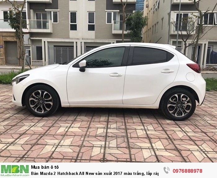 Bán Mazda 2 Hatchback All New sản xuất 2017 màu trắng, lắp ráp trong nước