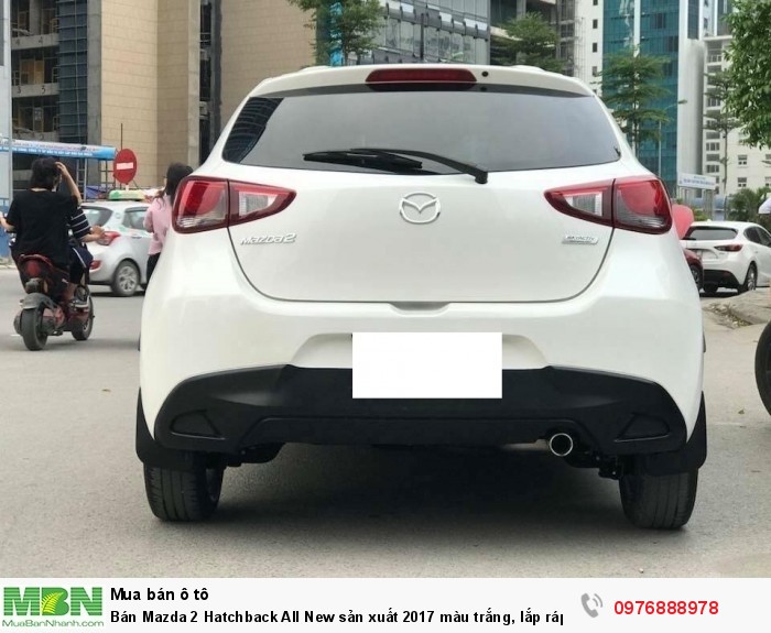 Bán Mazda 2 Hatchback All New sản xuất 2017 màu trắng, lắp ráp trong nước