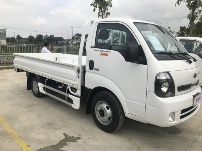 Bán xe tải thaco  2018 kiak250 tải trọng 2 tấn4  ,k200 1 tấn9 xem xe tại vòng xoay gò dầu, có trả góp