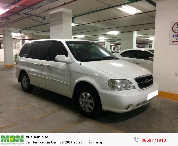 Cần bán xe Kia Carnival 2007 số sàn màu trắng