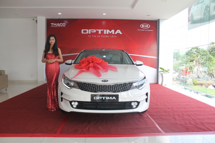 (KIA Bà Rịa Vũng Tàu) Cần bán Kia Optima 2.0 ATH màu trắng, giá tốt, hỗ trợ ngân hàng,bảo hiểm
