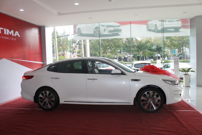(KIA Bà Rịa Vũng Tàu) Cần bán Kia Optima 2.0 ATH màu trắng, giá tốt, hỗ trợ ngân hàng,bảo hiểm