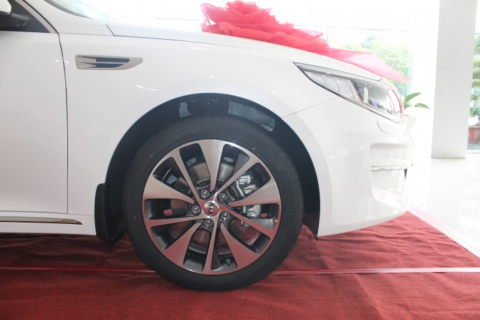 (KIA Bà Rịa Vũng Tàu) Cần bán Kia Optima 2.0 ATH màu trắng, giá tốt, hỗ trợ ngân hàng,bảo hiểm