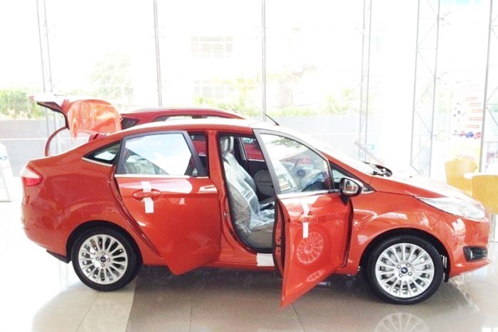 Quận 9 | Xe 5 chỗ Ford Fiesta Titanium | Trả trước 170 triệu | Ngân hàng 24h
