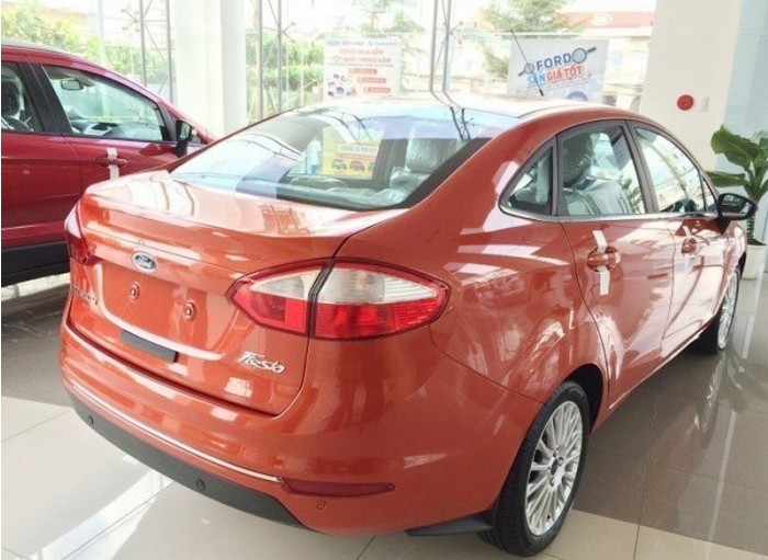 Quận 9 | Xe 5 chỗ Ford Fiesta Titanium | Trả trước 170 triệu | Ngân hàng 24h