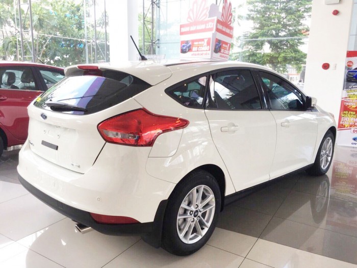 Thủ Đức: 5 Chỗ Ford Focus Titanium | Trả trước 180 Triệu | 5 ngày nhận xe
