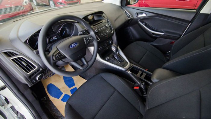 Quận 12: Ford 5 Chỗ Focus sở hữu ngay với 180 Triệu | 5 ngày nhận xe | Ngân hàng 24 h