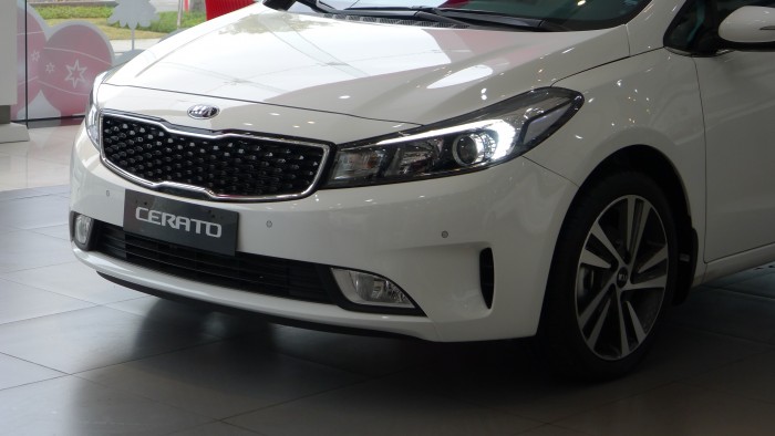 Bán Kia Rondo MT 2018 mới giá 609tr, trả góp 90%, khuyễn mại khủng mùa WORD CUP