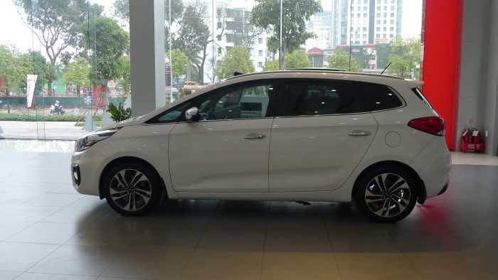 Bán Kia Rondo MT 2018 mới giá 609tr, trả góp 90%, khuyễn mại khủng mùa WORD CUP