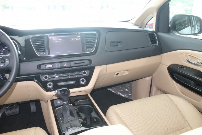 ( KIA Bà Rịa Vũng Tàu) Bán xe Kia Sedona 3.3 GAT, màu trắng, 2018, hỗ trợ đầy đủ ngân hàng, bảo hiểm