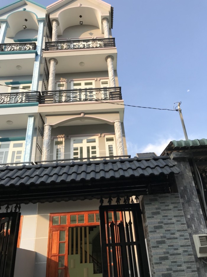 Chính chủ bán nhà mặt tiền Nguyễn Văn Tăng, Quận 9, 2 tầng + 1 lửng. DT sàn thực tế: 201m2