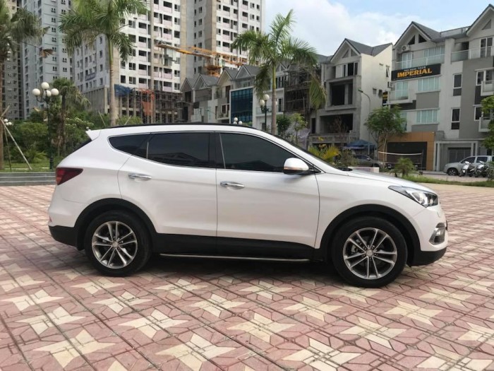Santafe 4WD sản xuất và đăng ký 2017 chính chủ Full kịch đồ lốp sơ cua chưa hạ