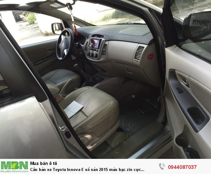 Cần bán xe Toyota Innova E số sàn 2015 màu bạc zin cực chất