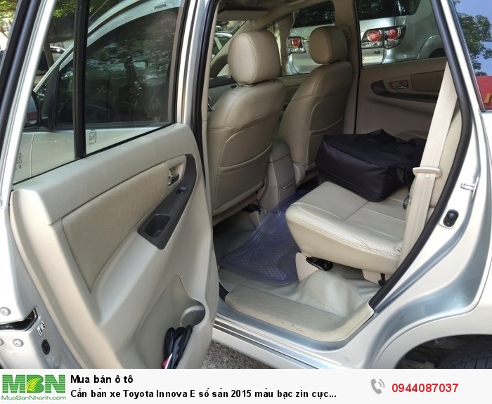 Cần bán xe Toyota Innova E số sàn 2015 màu bạc zin cực chất