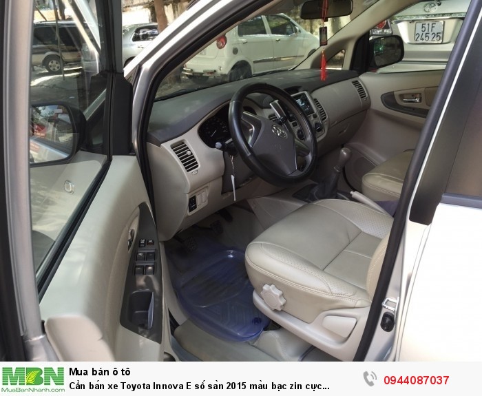 Cần bán xe Toyota Innova E số sàn 2015 màu bạc zin cực chất