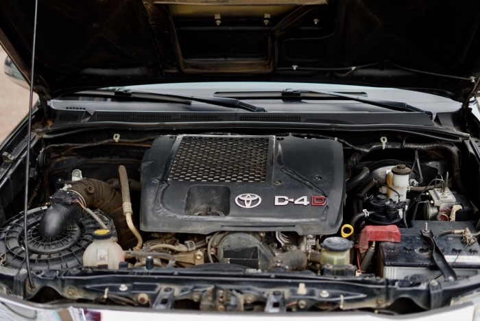 Bán xe Toyota Hilux 2.5E 4x2 MT năm sản xuất 2014, màu đen, xe nhập