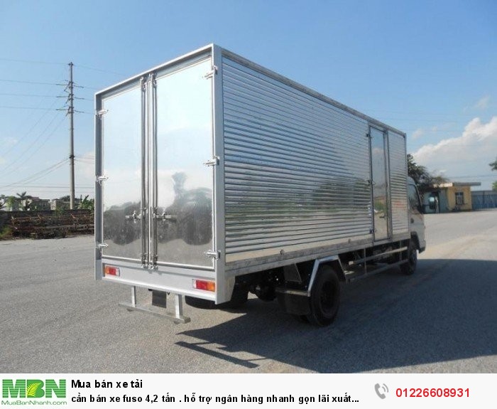 Cần bán xe fuso 4,2 tấn . hỗ trợ ngân hàng nhanh gọn lãi xuất thấp