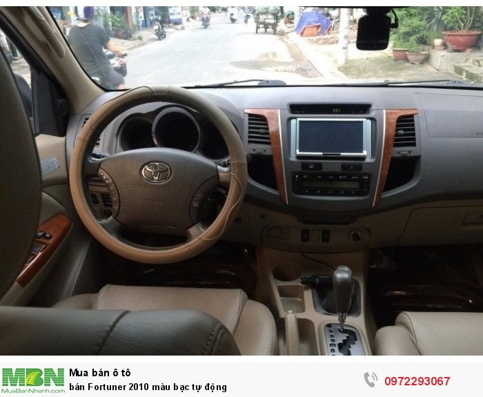 Bán Fortuner 2010 màu bạc tự động
