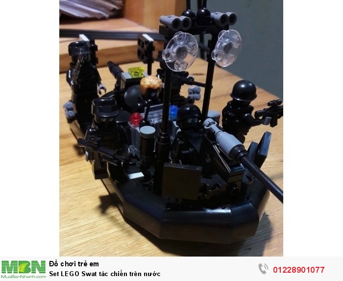 Set LEGO Swat tác chiến trên nước