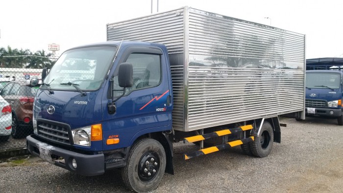 HYUNDAI HD1200SL Thùng Kín, KM 100% Lệ phí trước bạ