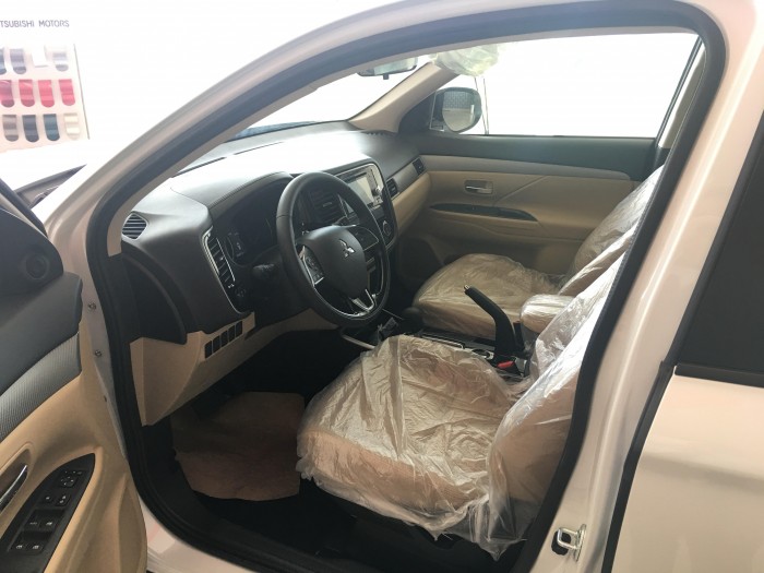 Outlander 2.0 CVT Đủ màu giao xe ngay