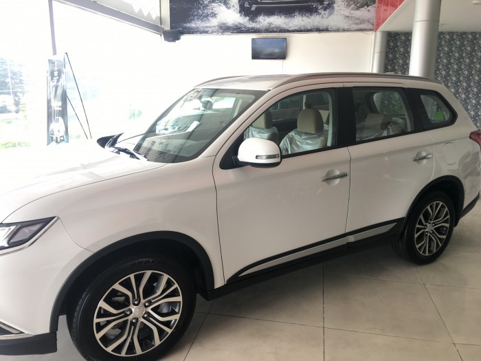 Outlander 2.0 CVT Đủ màu giao xe ngay